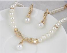 Elegant Stunning 18 Yellow  Gold Plated rhinestone Crystal Pearl Necklace Earring set